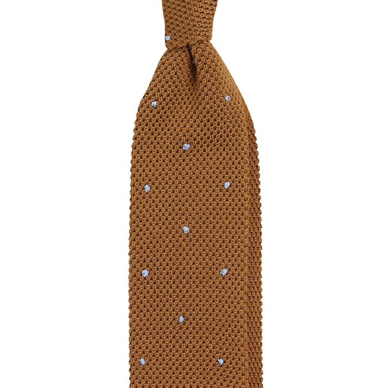 Hazelnut light blue polka dots