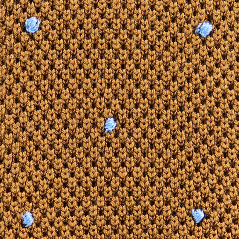 Hazelnut light blue polka dots