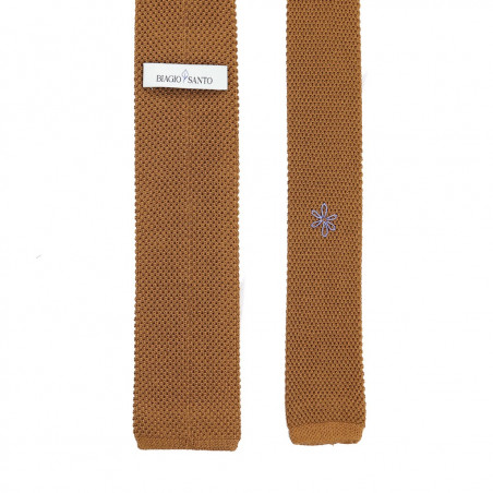 Hazelnut light blue polka dots