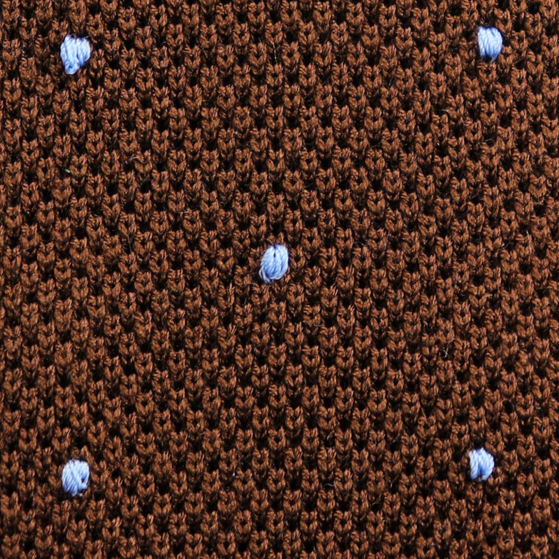 Cravatta a maglia marrone con pois celesti