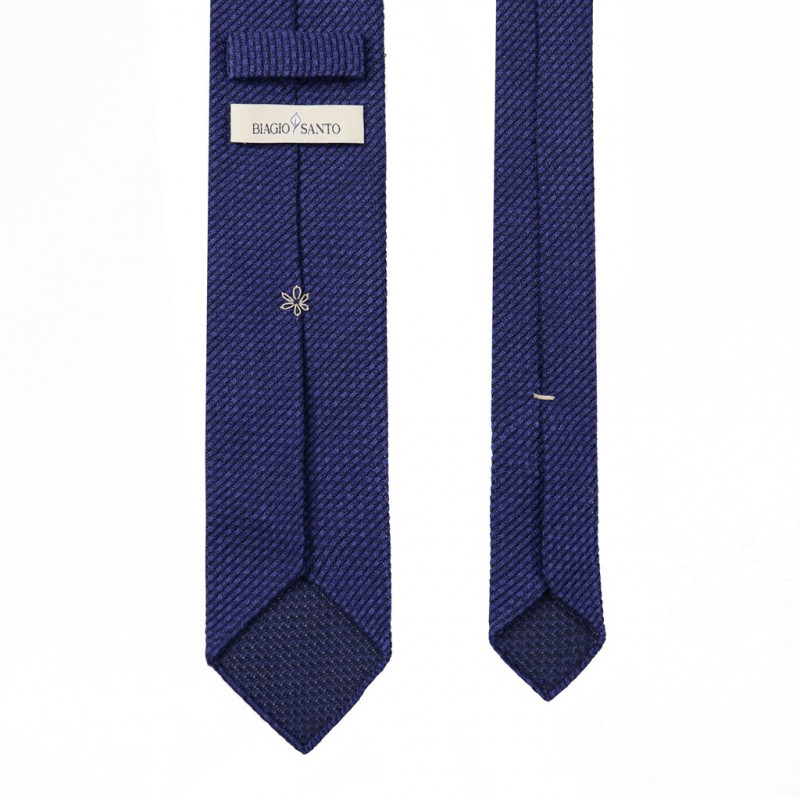 Blue grenadine solid