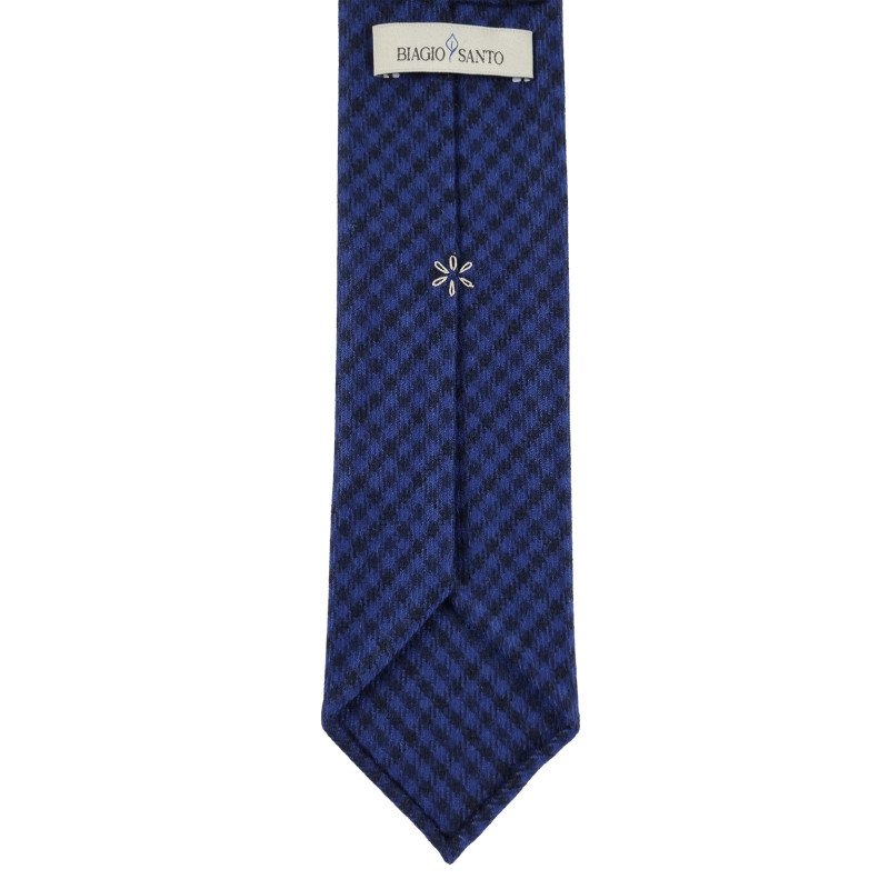 Cravatta 3 pieghe tinta unita 100%... Cravatta 3 pieghe tinta unita 100%...