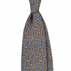 Light blue daisy on ivory