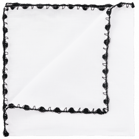 Pochette nera con uncinetto ad archi