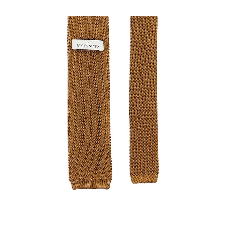 Brownish knitted tie