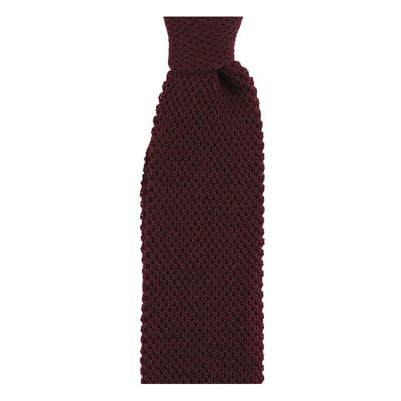 Burgundy knitted tie