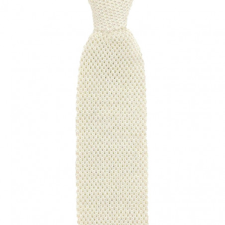 Light beige knitted tie